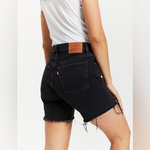 NWT 501 Levi’s Mid length